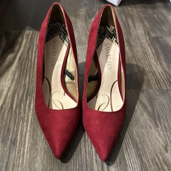 Red heels - Picture 3 of 5